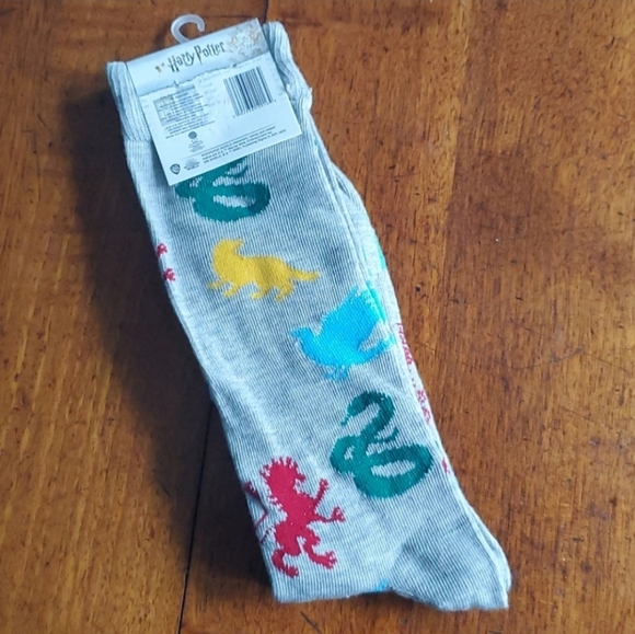 2 PairsHarry Potter Wizarding World Socks - Picture 6 of 13
